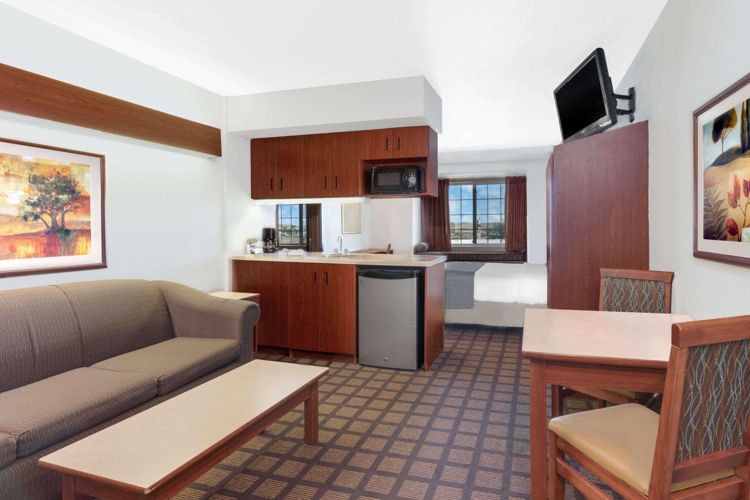 Microtel Inn & Suites By Wyndham Rapid City Esterno foto