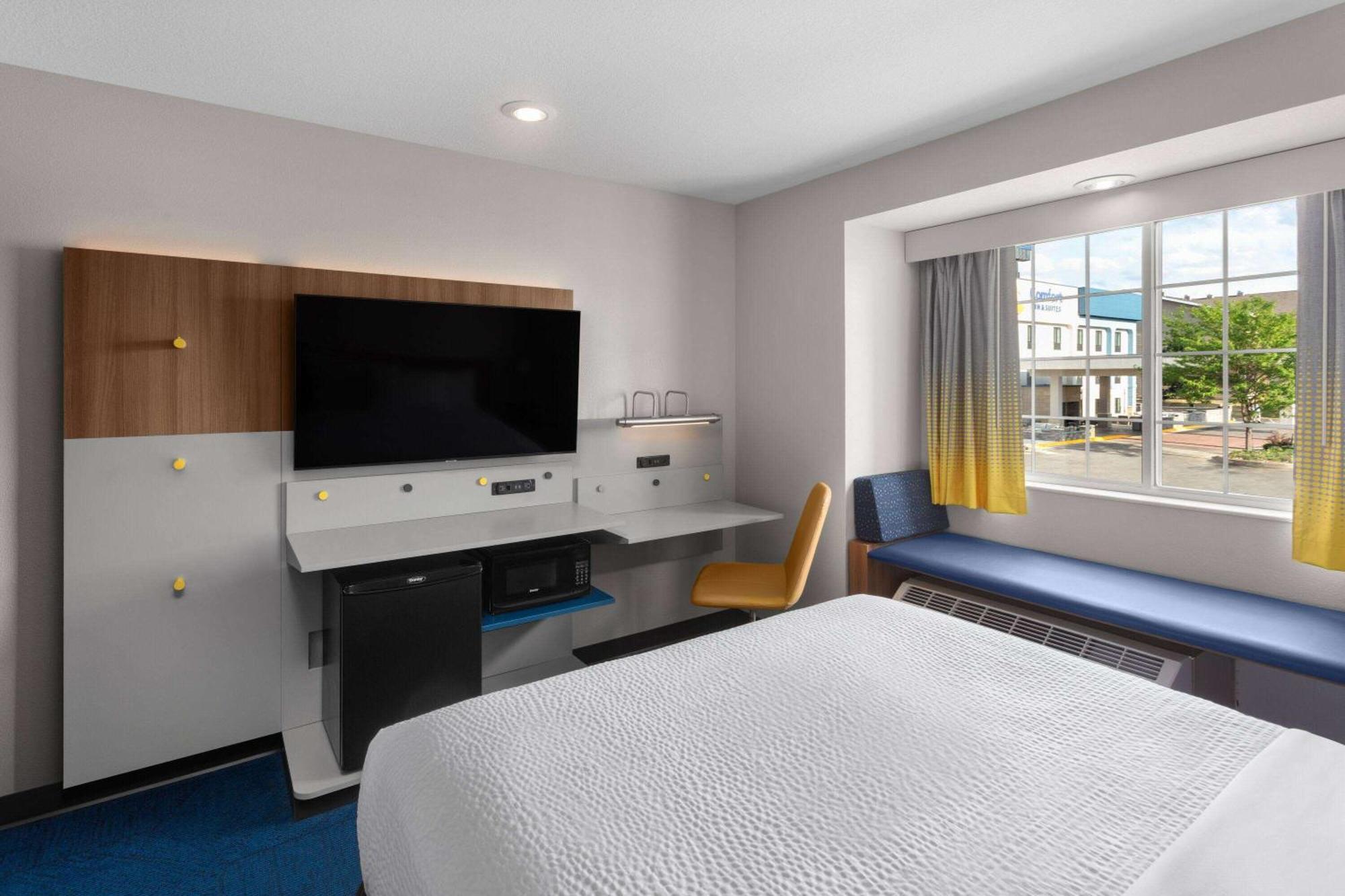 Microtel Inn & Suites By Wyndham Rapid City Esterno foto