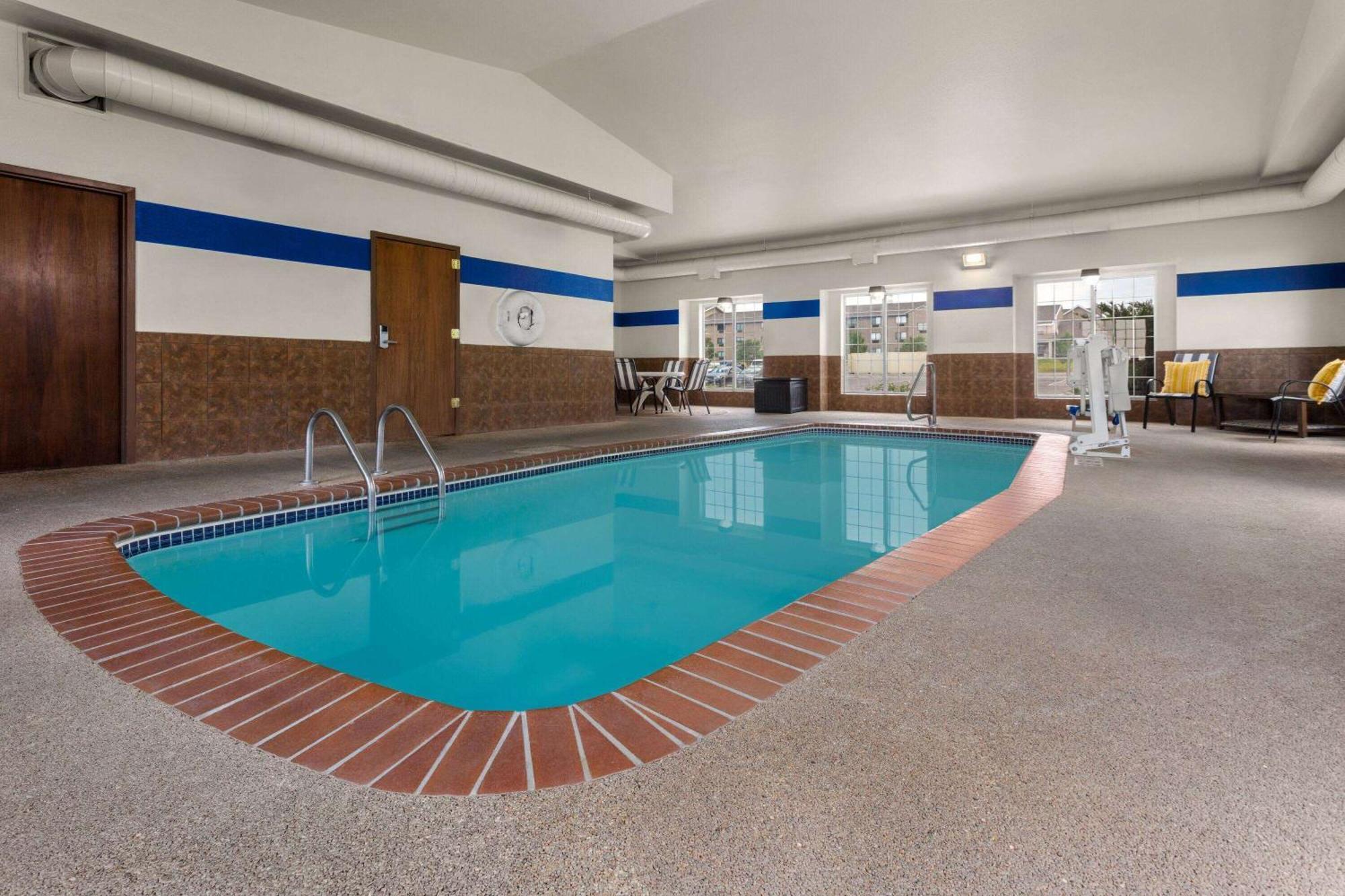 Microtel Inn & Suites By Wyndham Rapid City Esterno foto
