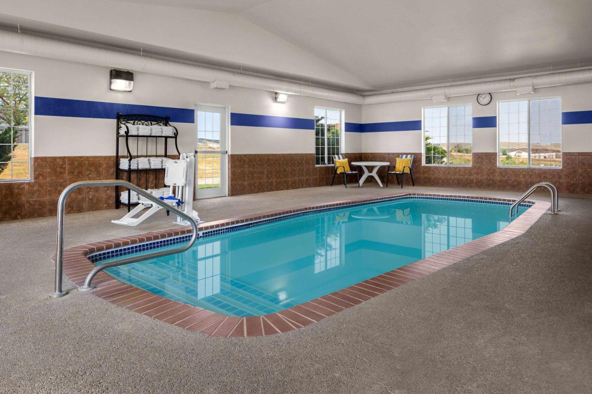 Microtel Inn & Suites By Wyndham Rapid City Esterno foto